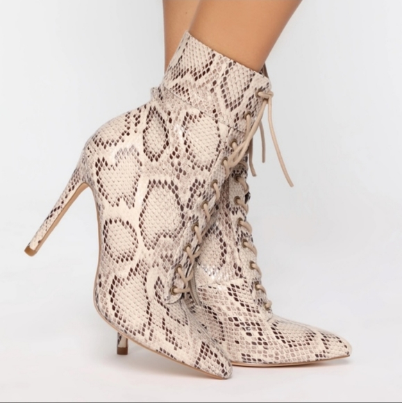 🌟HOST PICK🌟NWT Fashion Nova Shine Bright Booties - Picture 3 of 9